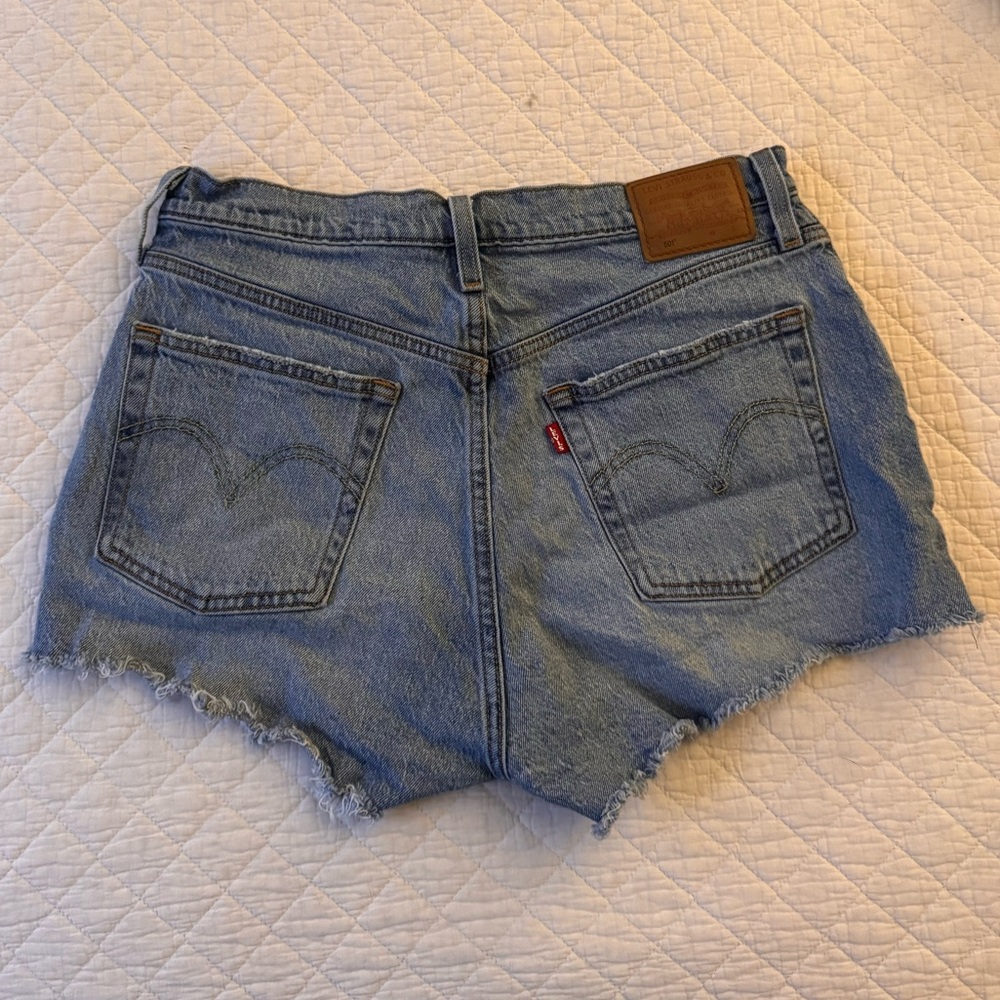 Levi's 501® HIGH RISE WOMEN'S SHORTS - Picture 5 of 6